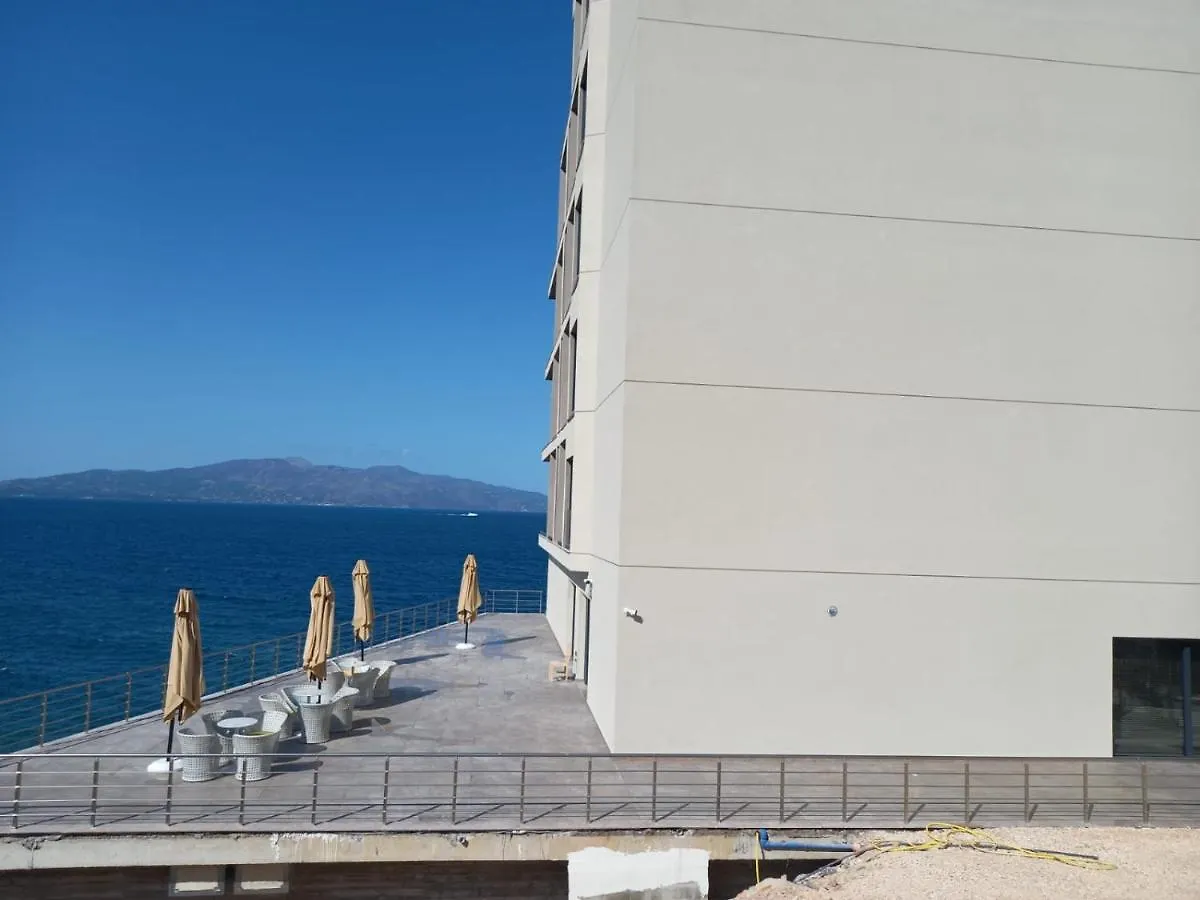 Joelle Premium Hotel ساراندا 4*,
