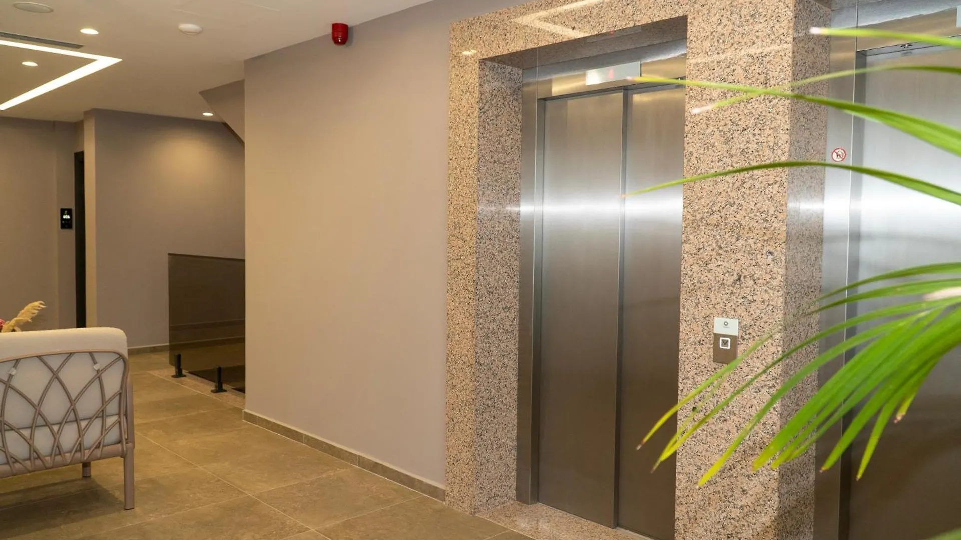 Joelle Premium Hotel ساراندا