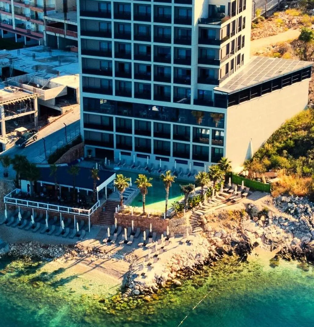 Joelle Premium Hotel ساراندا 4*,  ألبانيا