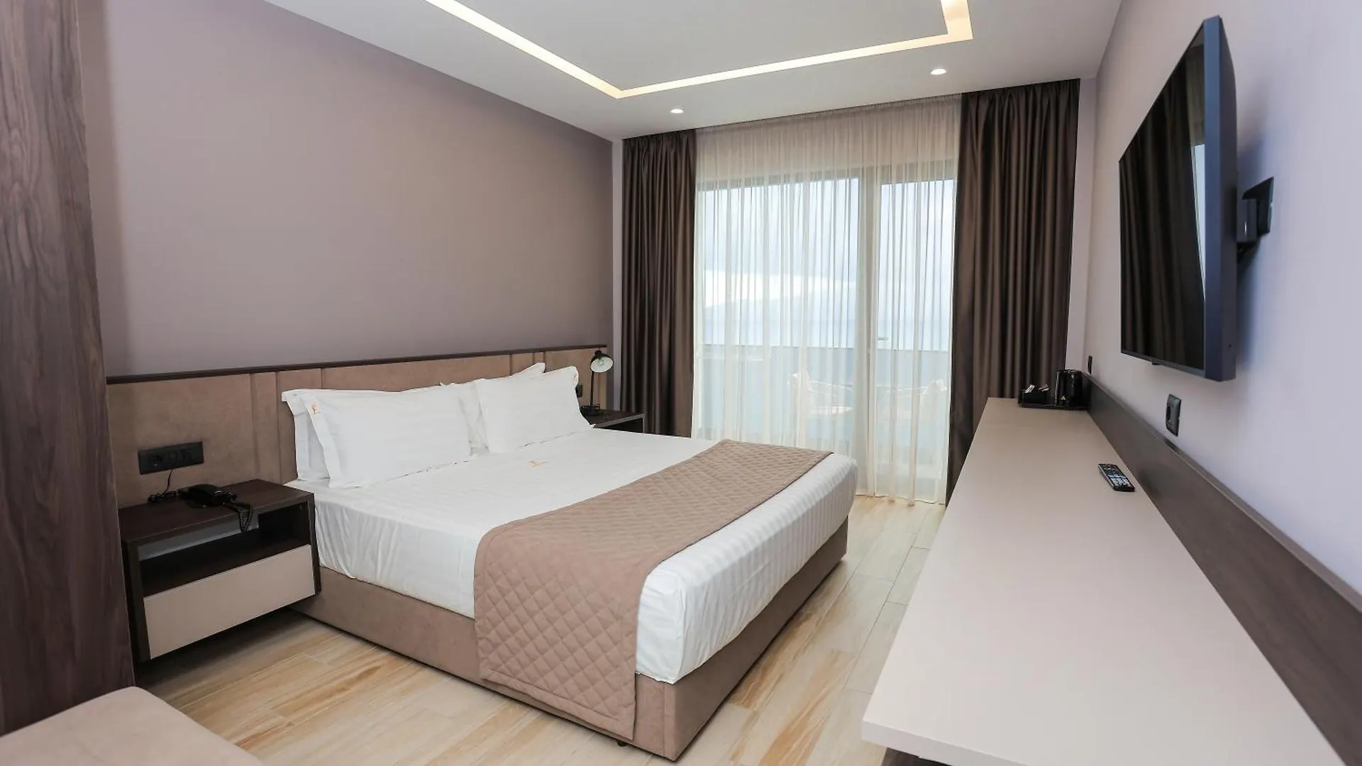 Joelle Premium Hotel ساراندا