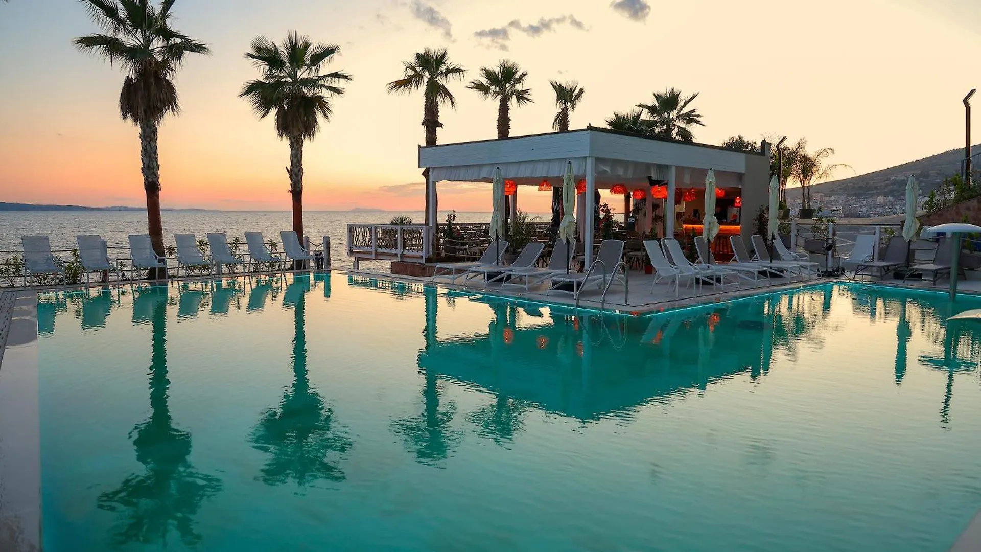 Joelle Premium Hotel ساراندا