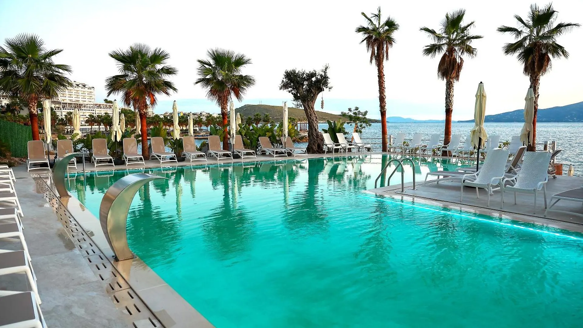 Joelle Premium Hotel ساراندا