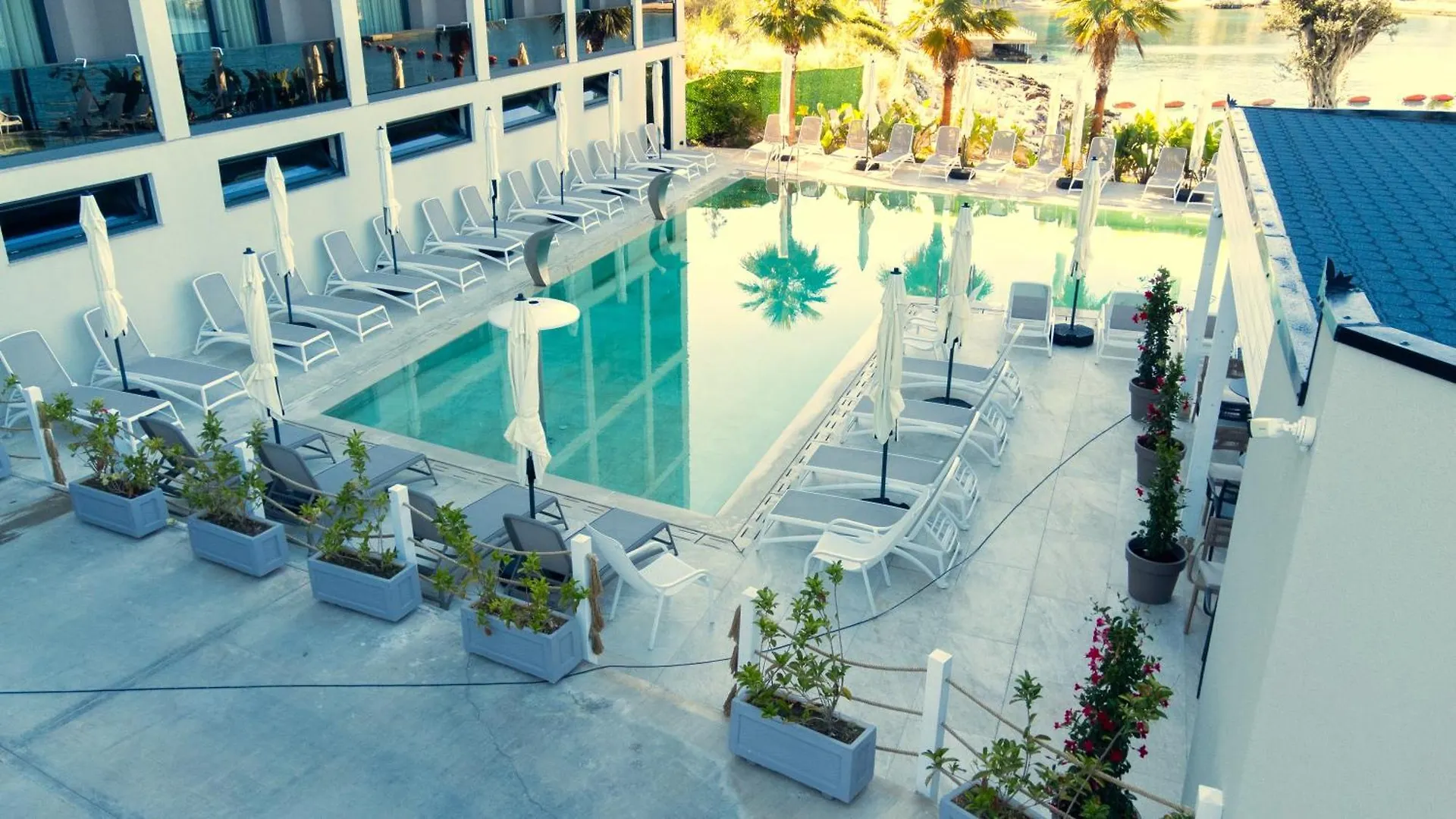 Joelle Premium Hotel ساراندا